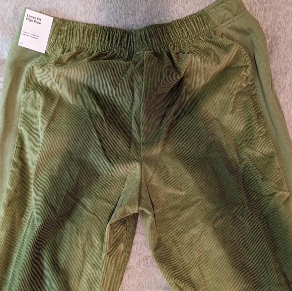 Nike Women's Air High-waisted Corduroy Fleece Trousers - Large - DQ6926-… - Picture 4 of 15